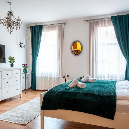 Romantic Studio Secret Garden Budapest Bagian luar foto