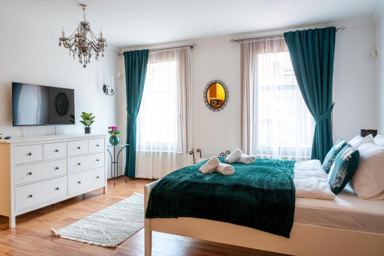 Romantic Studio Secret Garden Budapest Bagian luar foto
