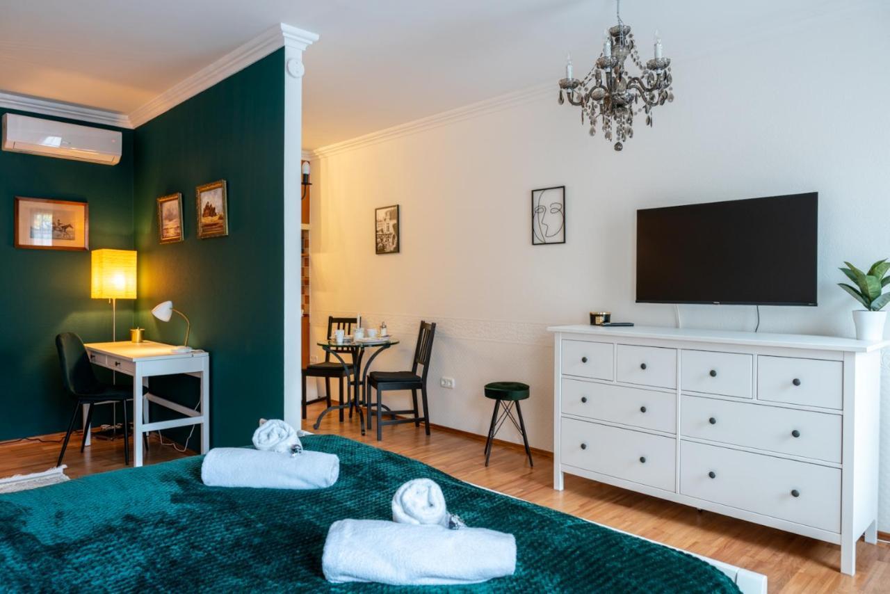 Romantic Studio Secret Garden Budapest Bagian luar foto