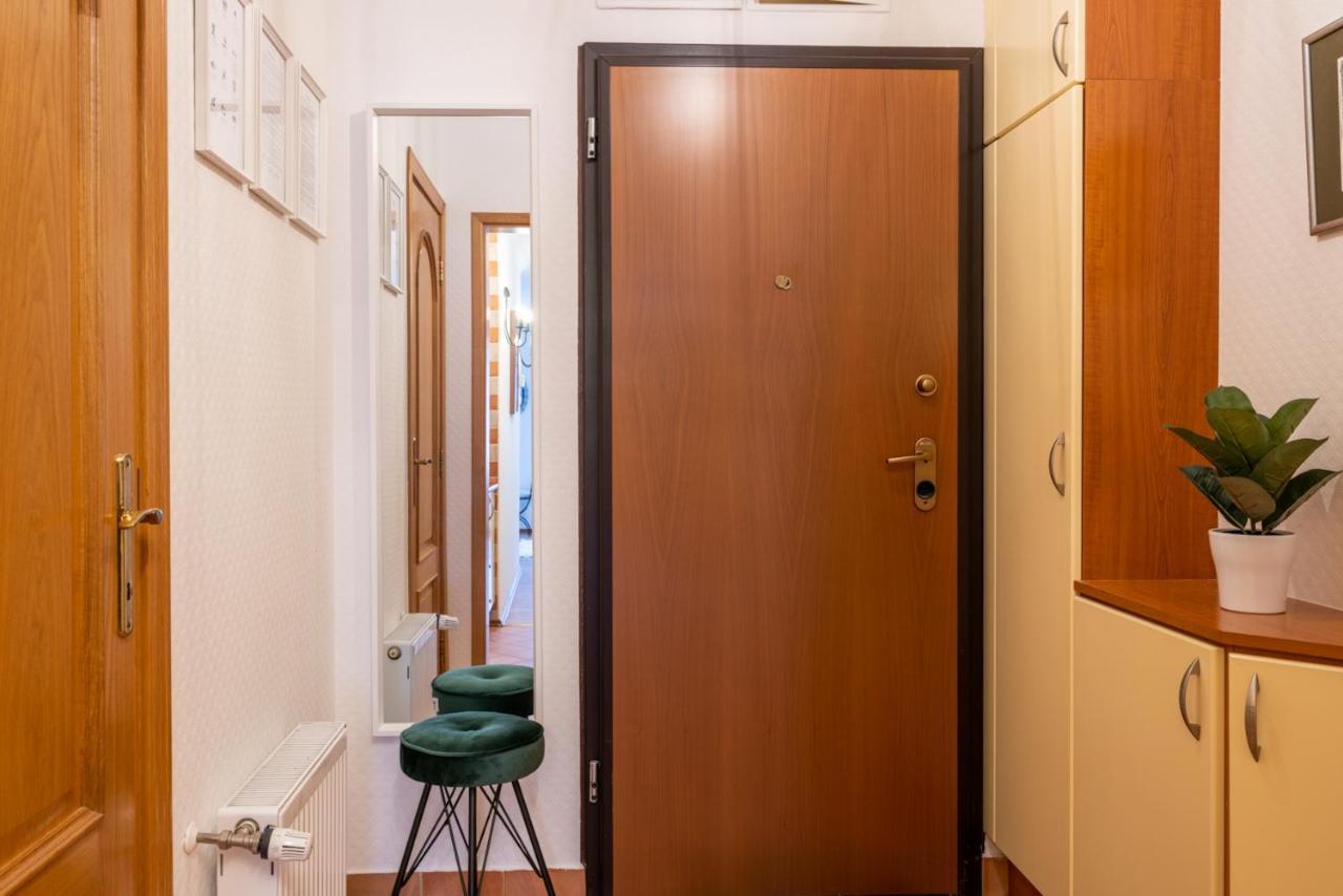 Romantic Studio Secret Garden Budapest Bagian luar foto