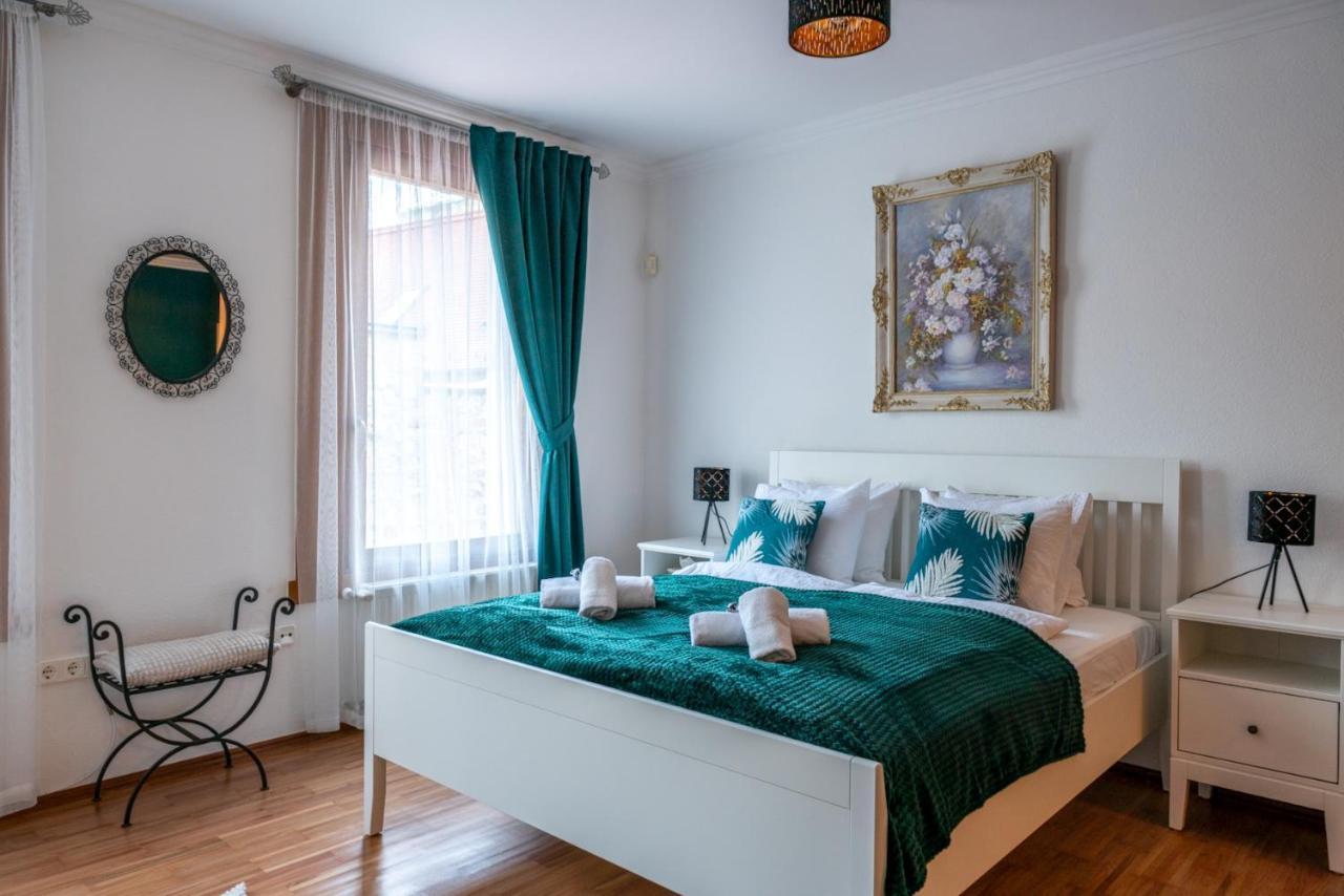 Romantic Studio Secret Garden Budapest Bagian luar foto