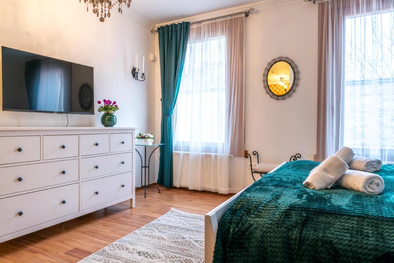 Romantic Studio Secret Garden Budapest Bagian luar foto